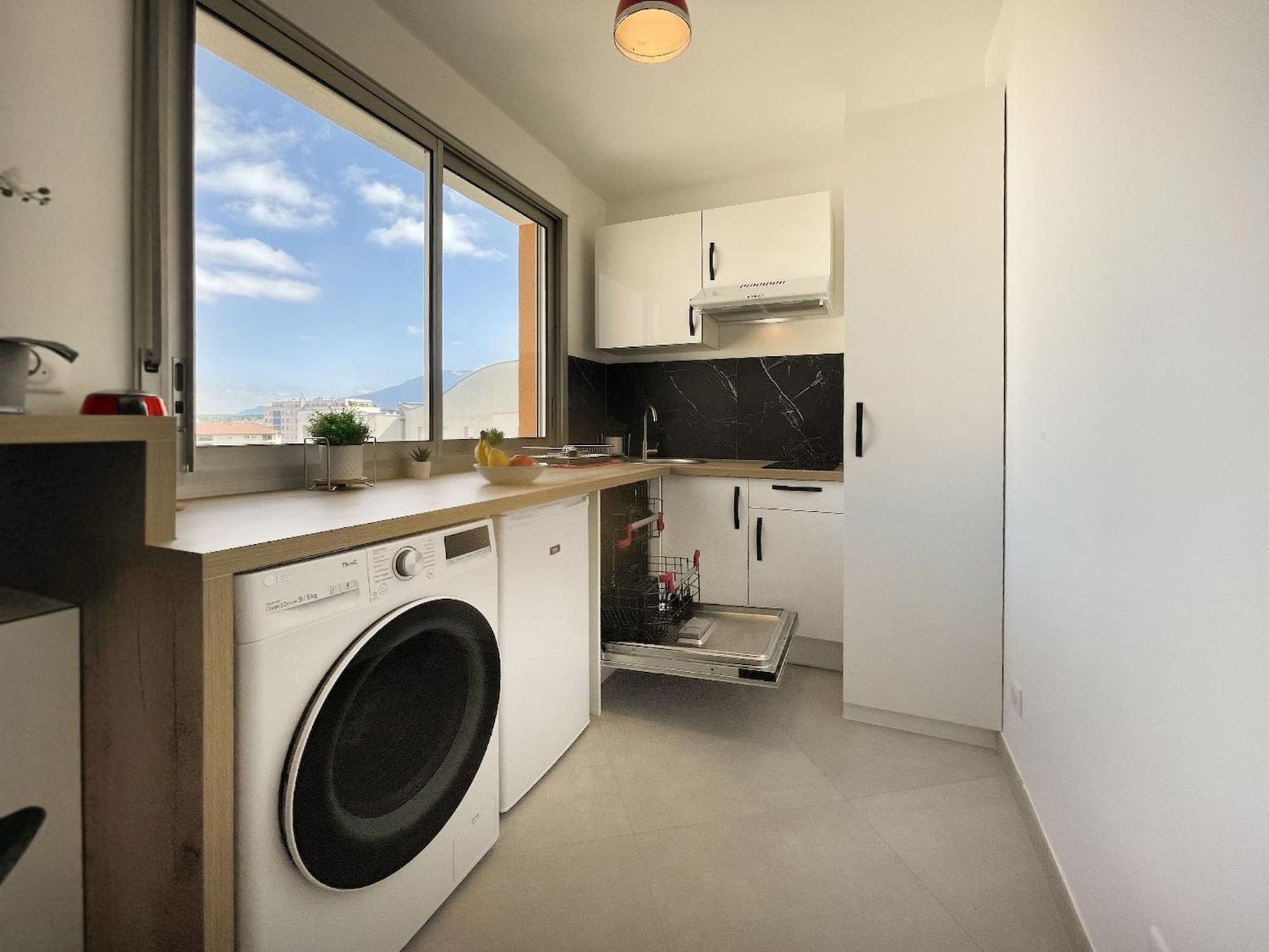 Homey Superchill - Appartement Moderne Et Tout Equipe - Netflix Et Wifi Inclus - Situe En Hyper-Centre - Proche Geneve アンヌマス エクステリア 写真